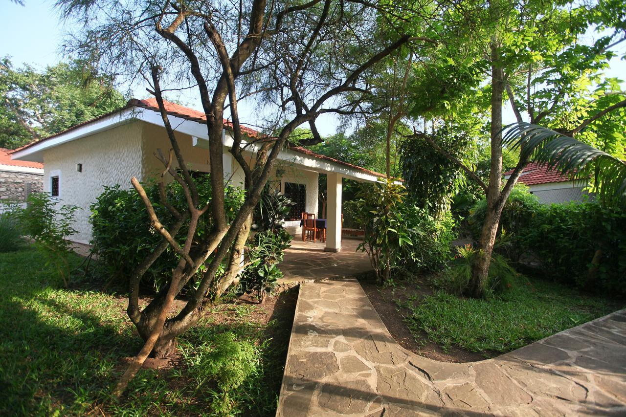 Diani Cottages Diani Beach Buitenkant foto
