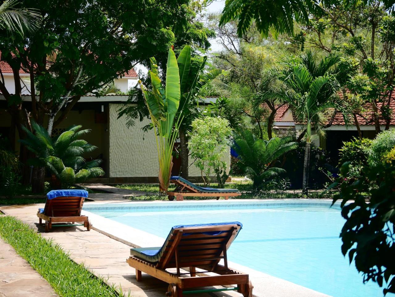 Diani Cottages Diani Beach Buitenkant foto