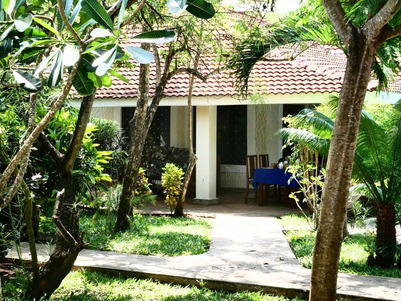Diani Cottages Diani Beach Buitenkant foto